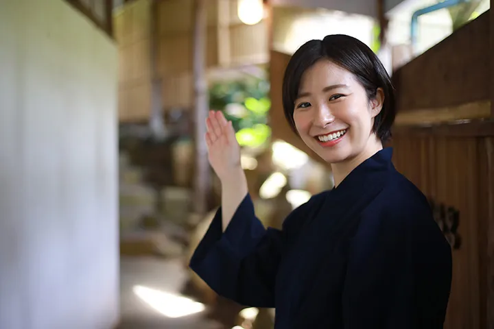 旅館フロント・清掃・調理補助スタッフ